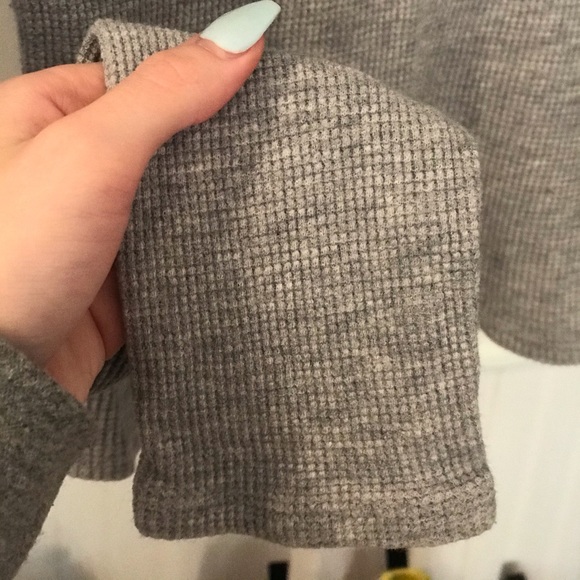 Off Shoulder Cropped Long Sleeve - Picture 3 of 3